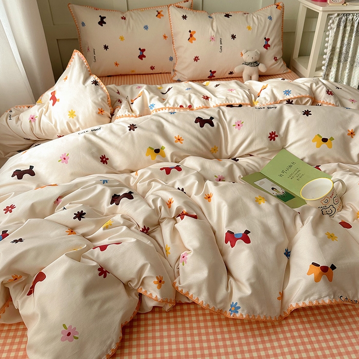 91家纺网 家纺一手货源 找家纺 桃子家居 2026新款A类纯棉三角针贝壳边工艺卡通撞色猫咪卡通全棉四件套 棉贝壳边-花间小马