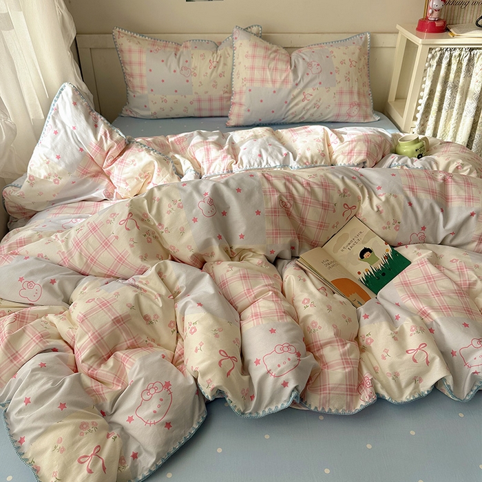 91家纺网 家纺一手货源 找家纺 （总）桃子家居 2026新款A类纯棉三角针贝壳边工艺卡通撞色猫咪卡通全棉四件套