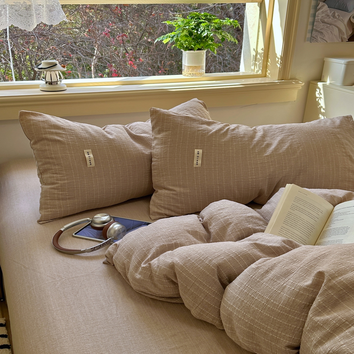 91家纺网 家纺一手货源 找家纺 优兰朵家纺 2026新款简约素色亚麻风纯色无印四件套 咖色-素然