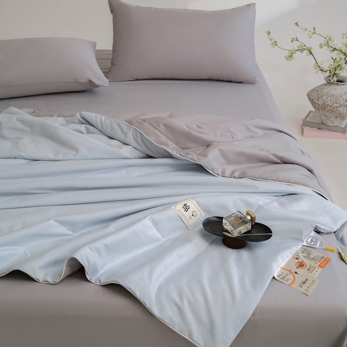 91家纺网 家纺一手货源 找家纺 盛凡家纺 2026新款133*72全棉A类55大豆抗菌夏被夏凉被空调被 花青兰+幻影灰