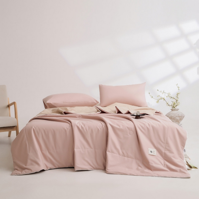 91家纺网 家纺一手货源 找家纺 盛凡家纺 2026新款133*72全棉A类55大豆抗菌夏被夏凉被空调被 玫瑰粉+奶咖