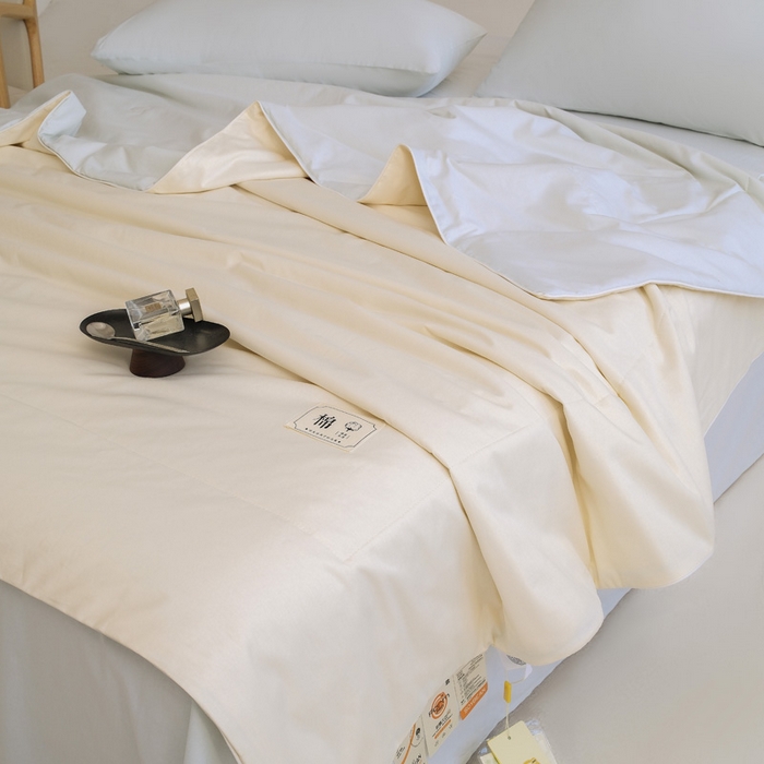 91家纺网 家纺一手货源 找家纺 盛凡家纺 2026新款133*72全棉A类55大豆抗菌夏被夏凉被空调被 茶白+水绿