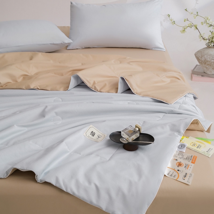 91家纺网 家纺一手货源 找家纺 盛凡家纺 2026新款133*72全棉A类55大豆抗菌夏被夏凉被空调被 花青兰+奶咖