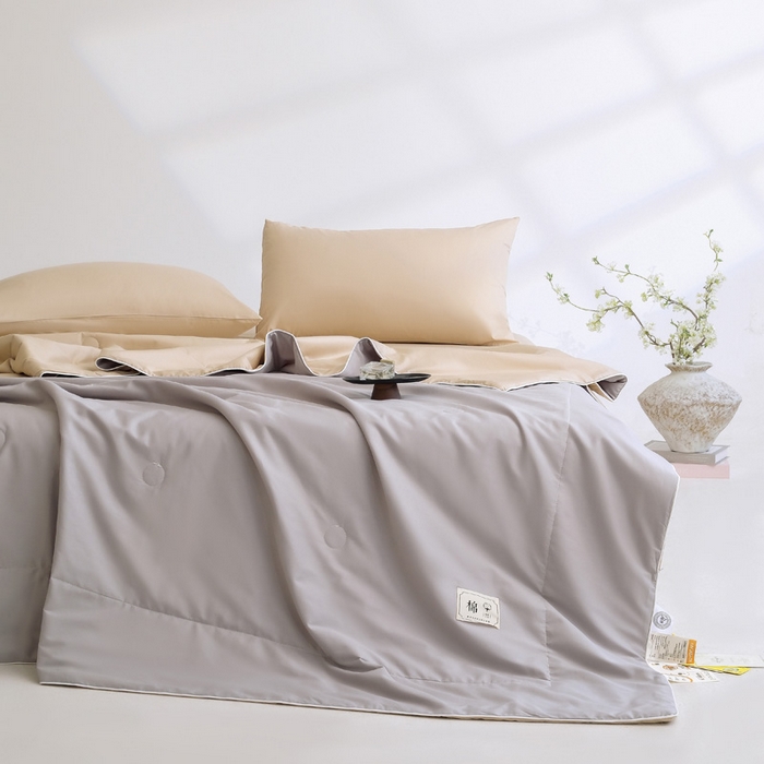 91家纺网 家纺一手货源 找家纺 盛凡家纺 2026新款133*72全棉A类55大豆抗菌夏被夏凉被空调被 幻影灰+奶咖