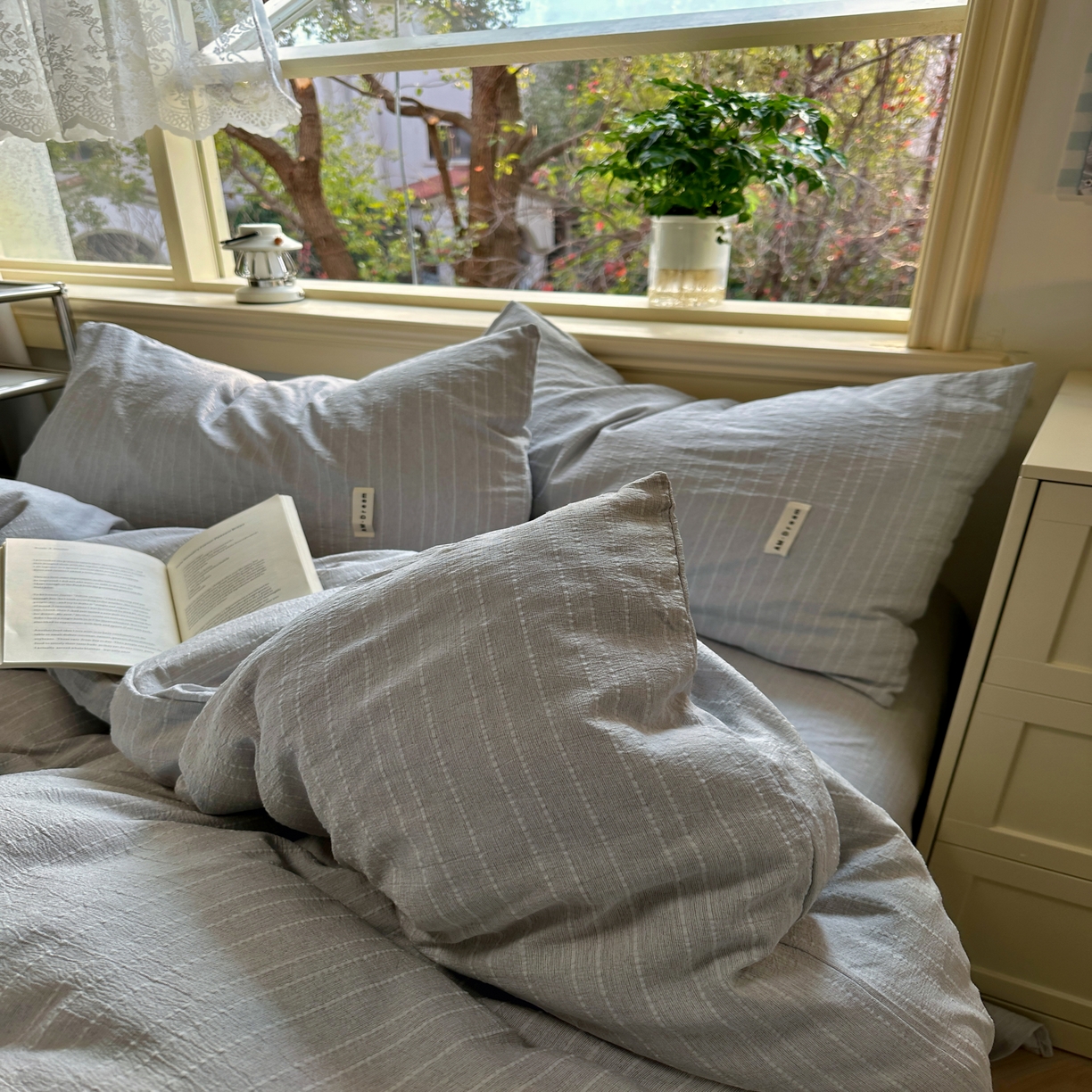 91家纺网 家纺一手货源 找家纺 优兰朵家纺 2026新款简约素色亚麻风纯色无印四件套 浅灰-素然