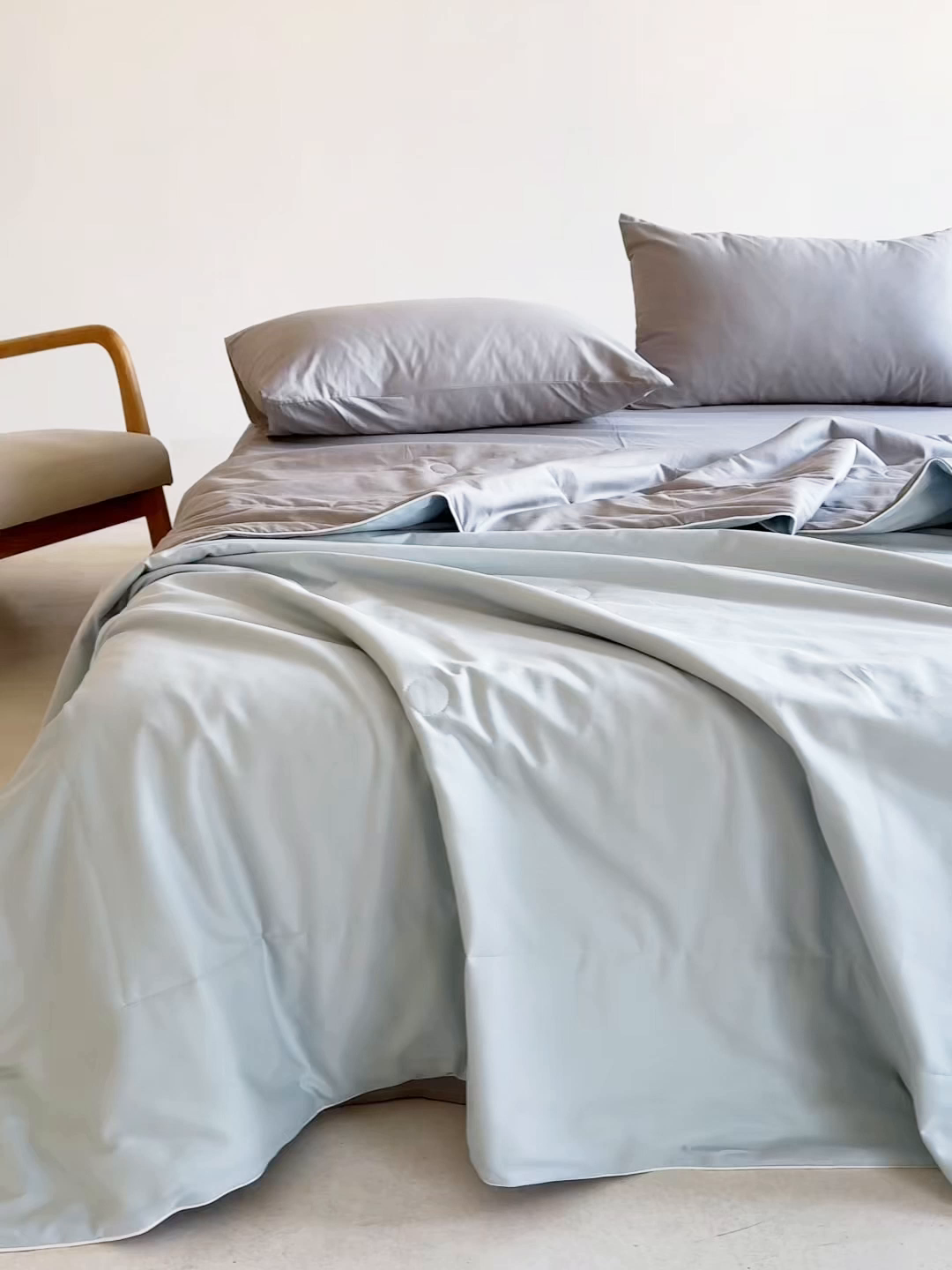 91家纺网 家纺一手货源 找家纺 盛凡家纺 2026新款133*72全棉A类55大豆抗菌夏被夏凉被空调被 花青兰+幻影灰