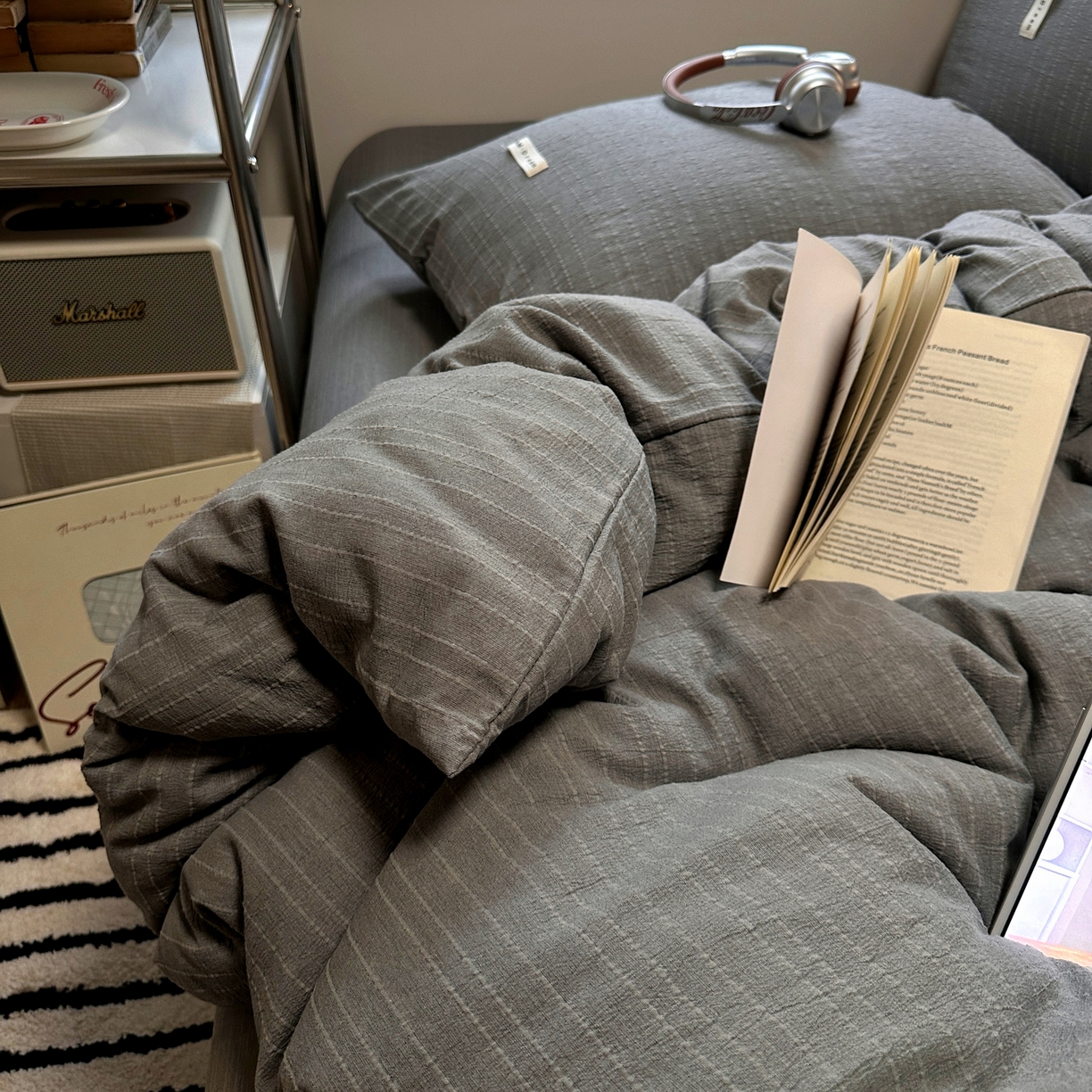 91家纺网 家纺一手货源 找家纺 优兰朵家纺 2026新款简约素色亚麻风纯色无印四件套 烟灰-素然