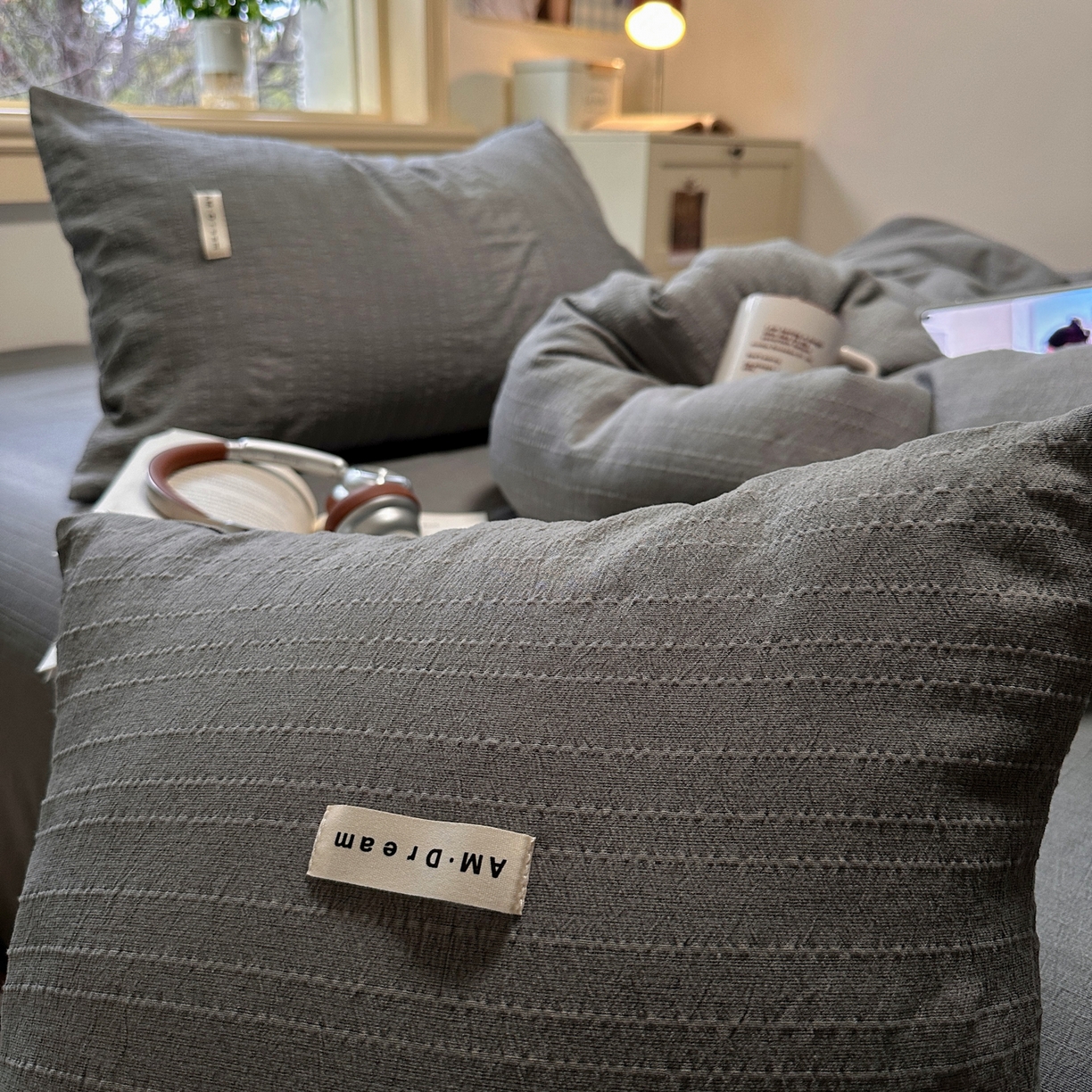 91家纺网 家纺一手货源 找家纺 优兰朵家纺 2026新款简约素色亚麻风纯色无印四件套 烟灰-素然