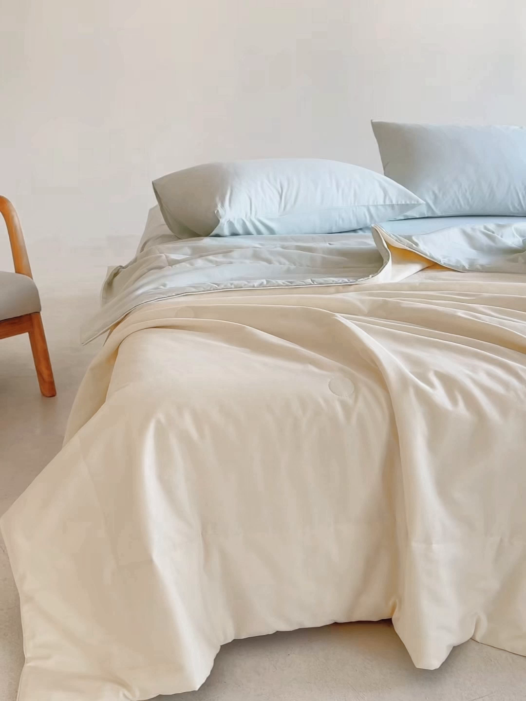 91家纺网 家纺一手货源 找家纺 盛凡家纺 2026新款133*72全棉A类55大豆抗菌夏被夏凉被空调被 茶白+水绿