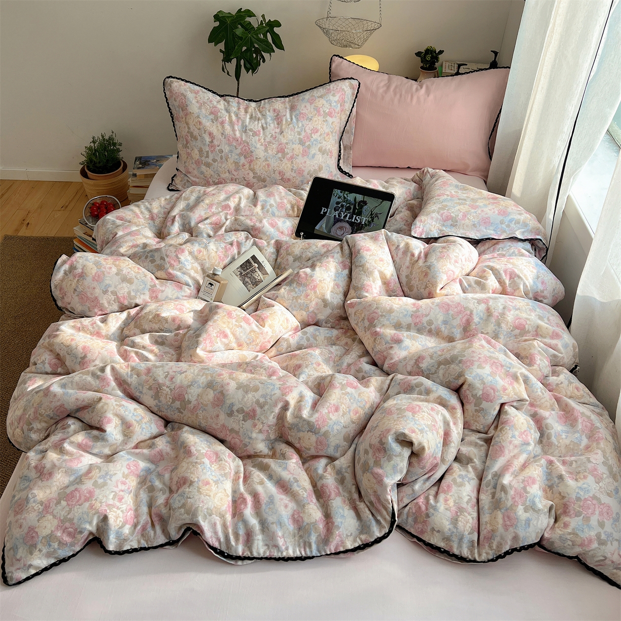 91家纺网 家纺一手货源 找家纺 （总）三朵家纺 2026新款全棉纯棉双层纱小黑花边四件套