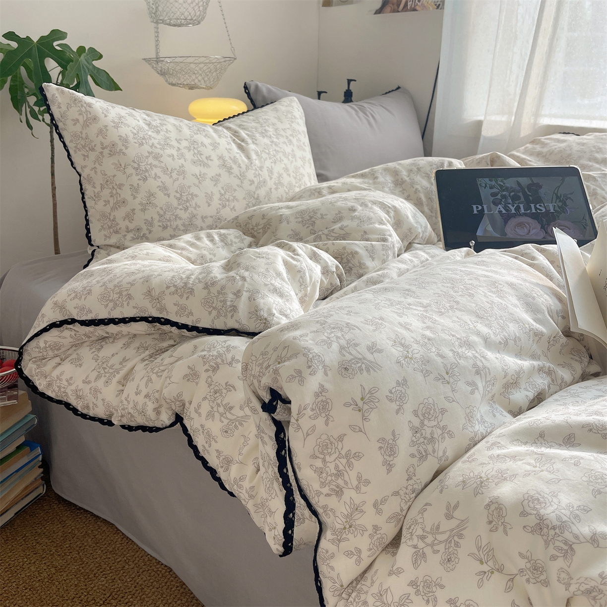 三朵家纺 2026新款全棉纯棉双层纱小黑花边四件套 枝蔓