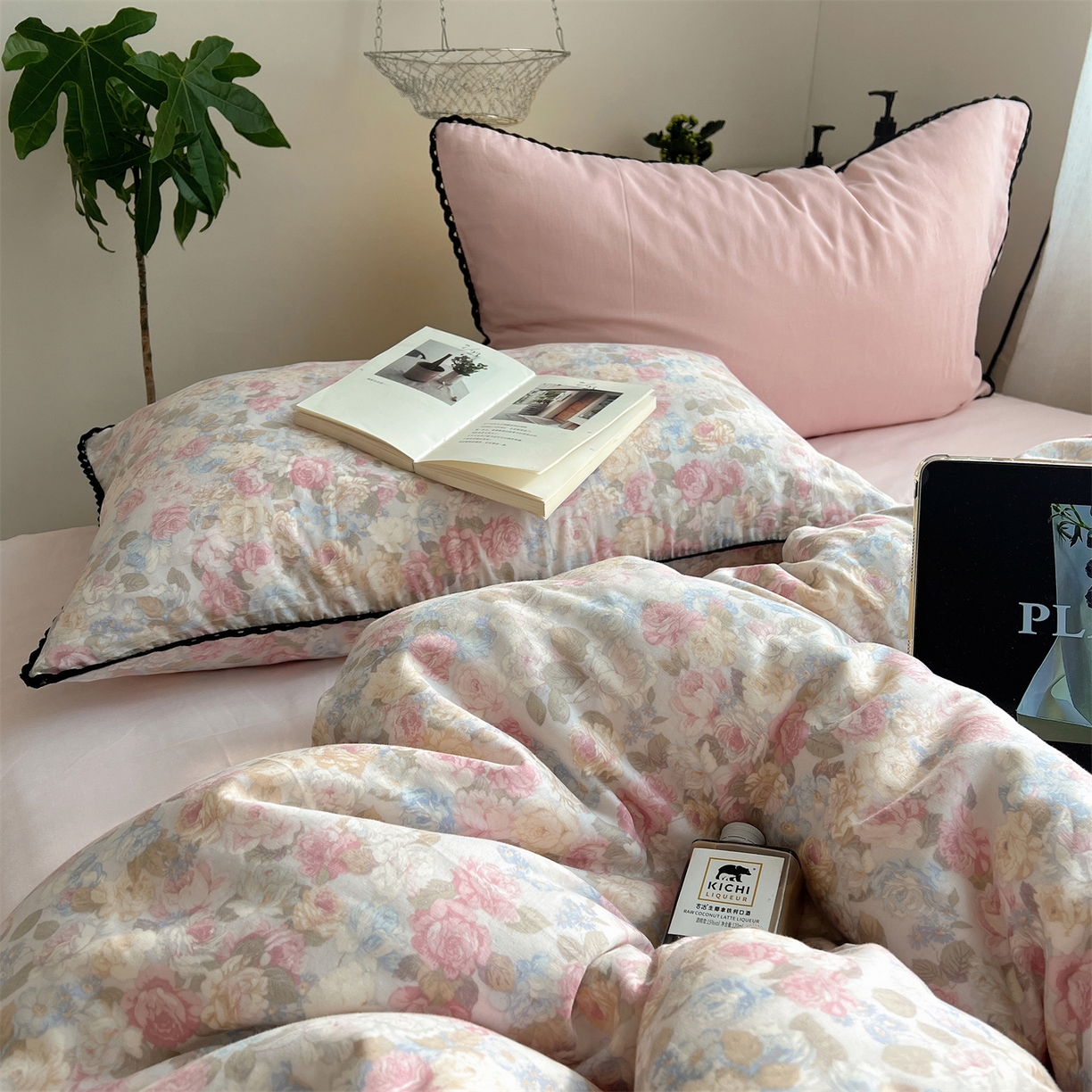 91家纺网 家纺一手货源 找家纺 三朵家纺 2026新款全棉纯棉双层纱小黑花边四件套 花影