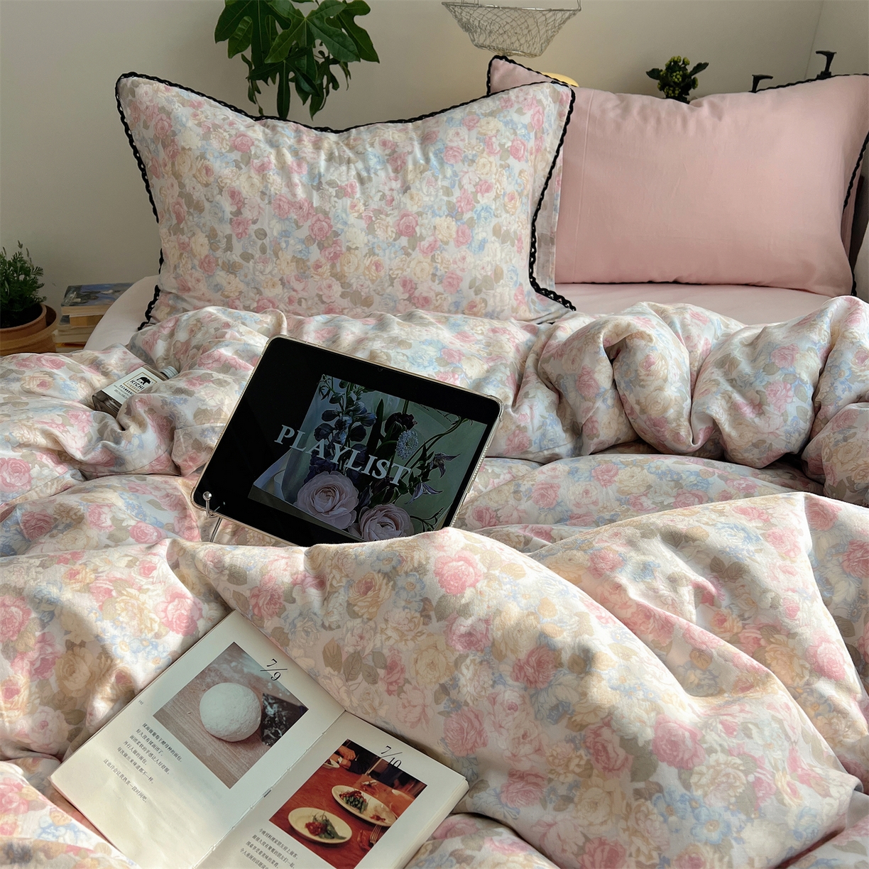 91家纺网 家纺一手货源 找家纺 三朵家纺 2026新款全棉纯棉双层纱小黑花边四件套 花影