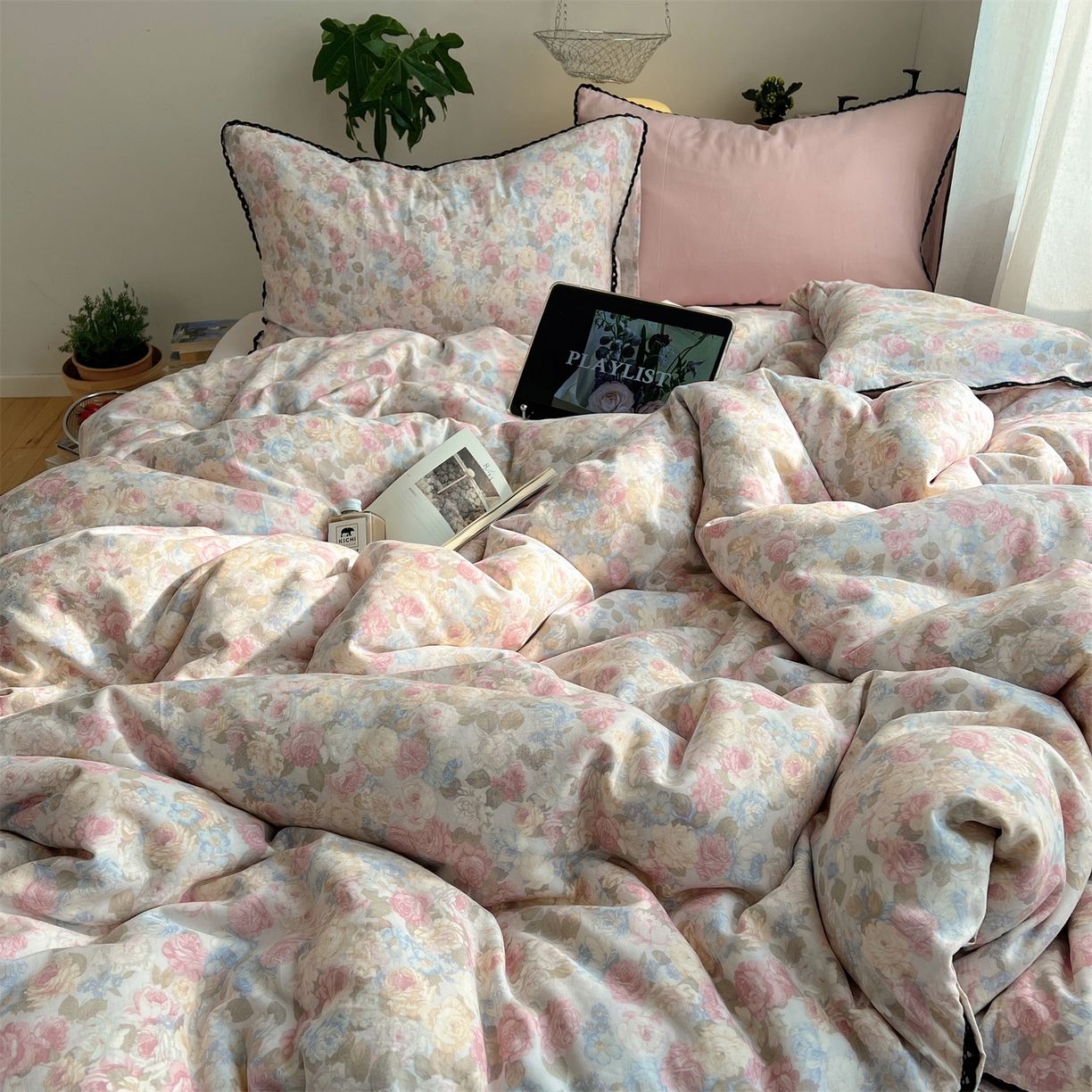 91家纺网 家纺一手货源 找家纺 （总）三朵家纺 2026新款全棉纯棉双层纱小黑花边四件套