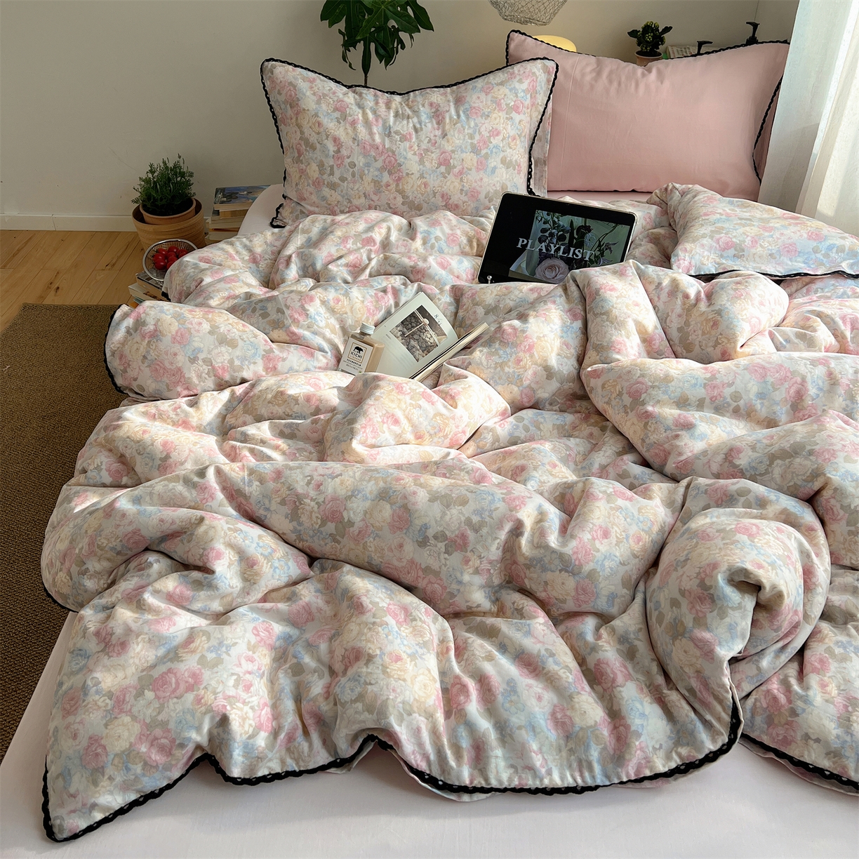 91家纺网 家纺一手货源 找家纺 （总）三朵家纺 2026新款全棉纯棉双层纱小黑花边四件套