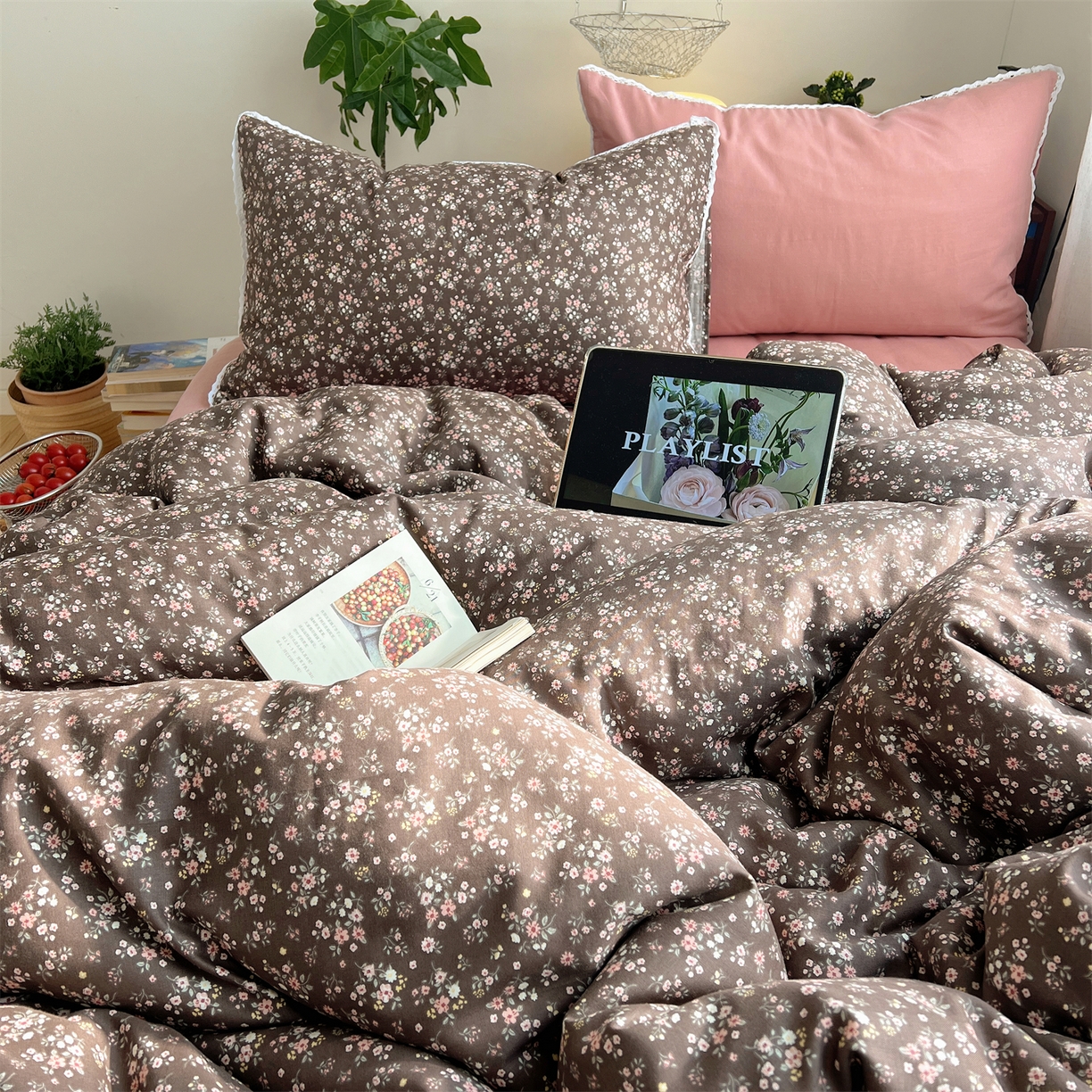 91家纺网 家纺一手货源 找家纺 三朵家纺 2026新款全棉纯棉双层纱小黑花边四件套 梦冉