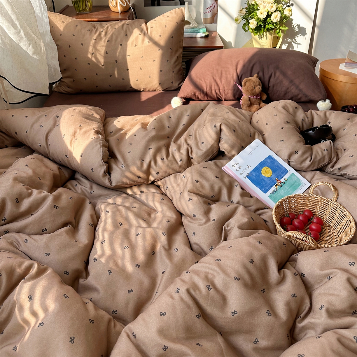 91家纺网 家纺一手货源 找家纺 三朵家纺 2026新款全棉纯棉双层纱小毛球系列四件套 蝴蝶结-咖