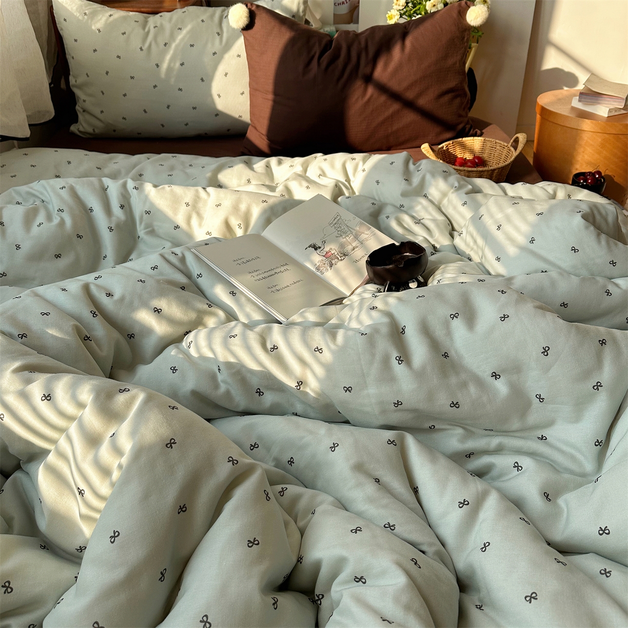 91家纺网 家纺一手货源 找家纺 三朵家纺 2026新款全棉纯棉双层纱小毛球系列四件套 蝴蝶结-蓝