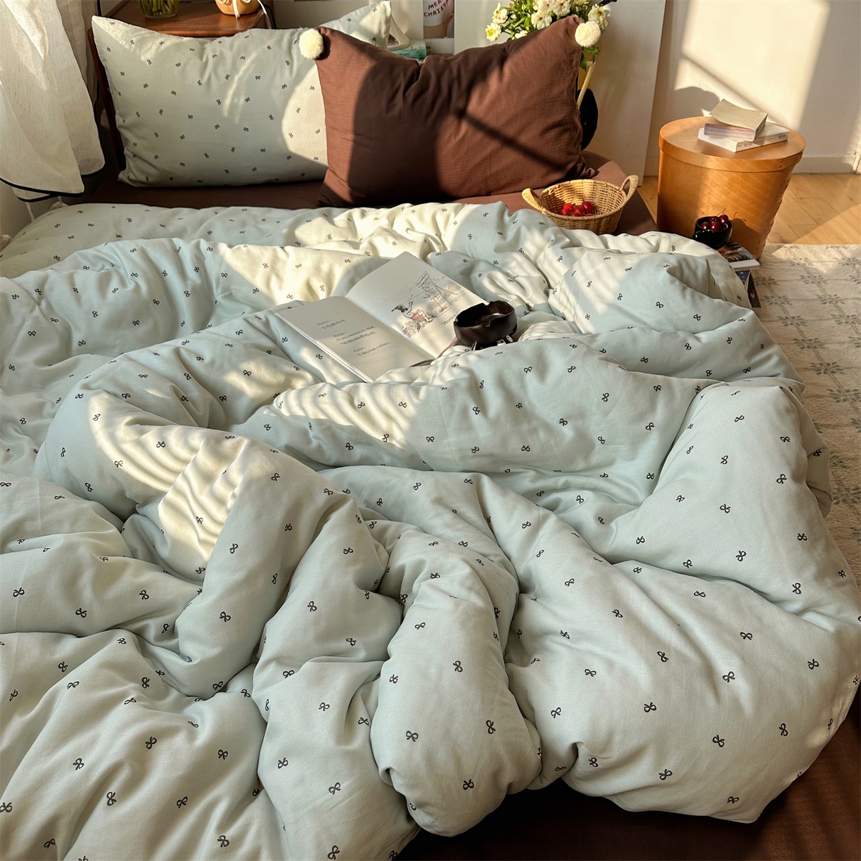 91家纺网 家纺一手货源 找家纺 三朵家纺 2026新款全棉纯棉双层纱小毛球系列四件套 蝴蝶结-蓝