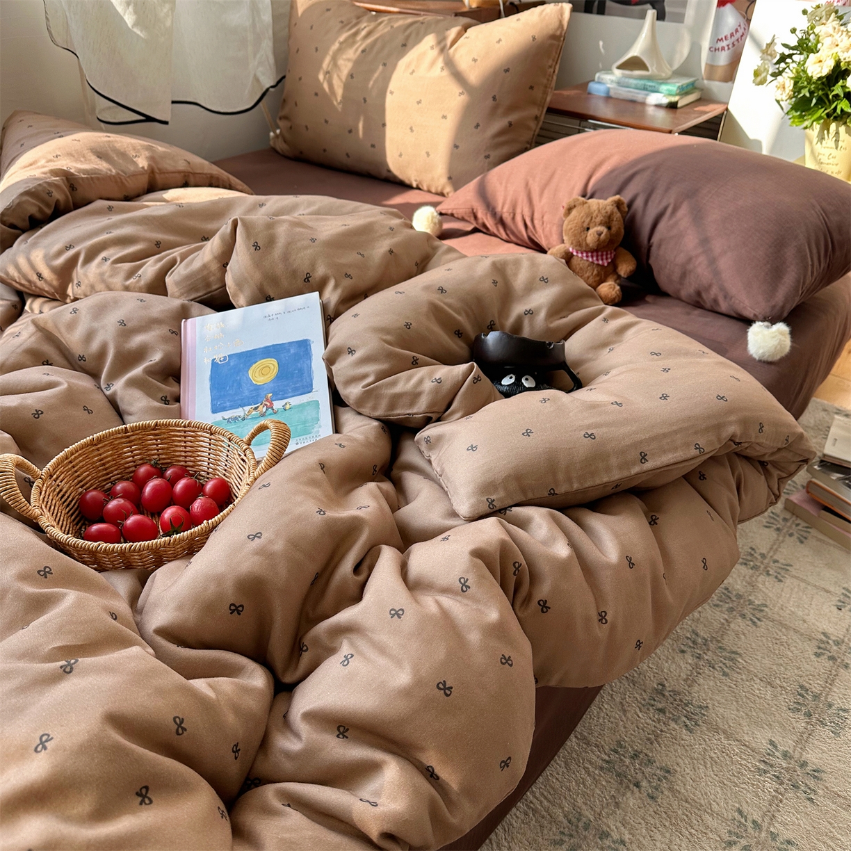 91家纺网 家纺一手货源 找家纺 三朵家纺 2026新款全棉纯棉双层纱小毛球系列四件套 蝴蝶结-咖