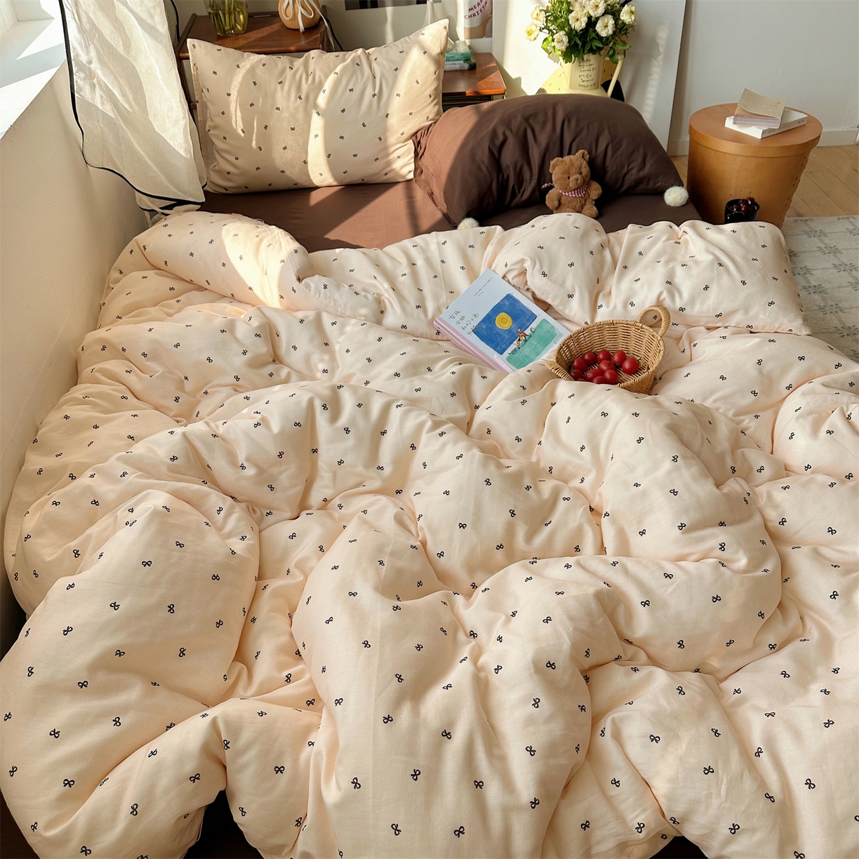 91家纺网 家纺一手货源 找家纺 三朵家纺 2026新款全棉纯棉双层纱小毛球系列四件套 蝴蝶结-米