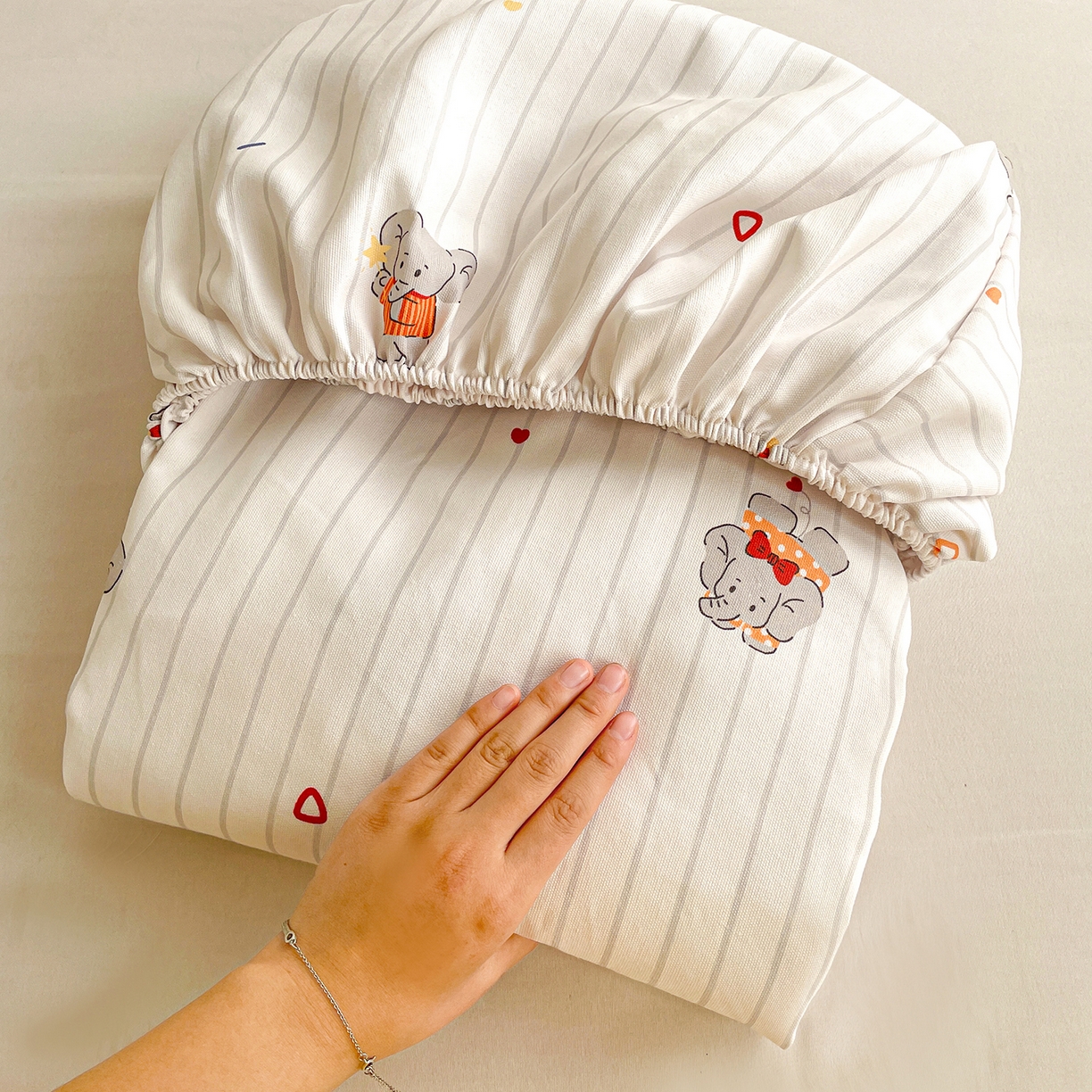 91家纺网 家纺一手货源 找家纺 （总）纽缦家纺 2026新款舒适透气细沙卡通印花老粗布床笠