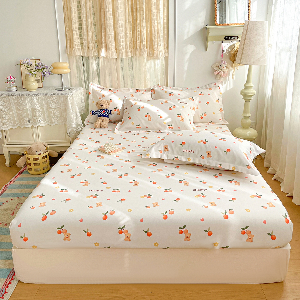 纽缦家纺 2026新款舒适透气细沙卡通印花老粗布床笠 樱桃熊-米