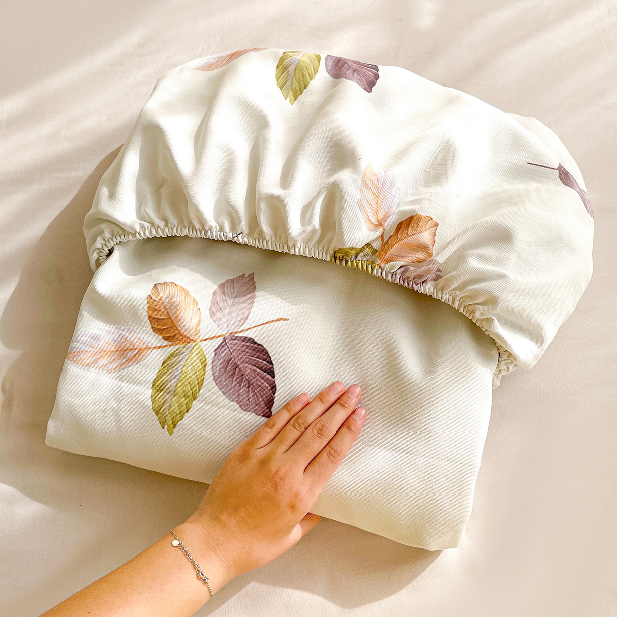 91家纺网 家纺一手货源 找家纺 纽缦家纺 2026新款舒适透气细沙卡通印花老粗布床笠 秋叶之恋-绿