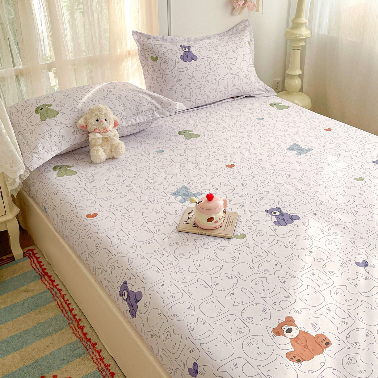 91家纺网 家纺一手货源 找家纺 纽缦家纺 2026新款舒适透气细沙卡通印花老粗布床笠 卡洛熊-灰