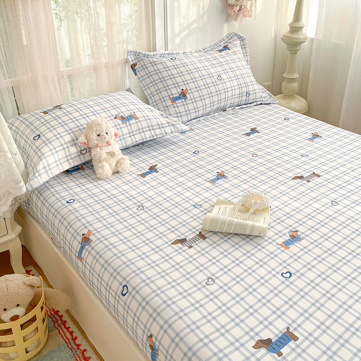 91家纺网 家纺一手货源 找家纺 纽缦家纺 2026新款舒适透气细沙卡通印花老粗布床笠 英伦小狗-蓝