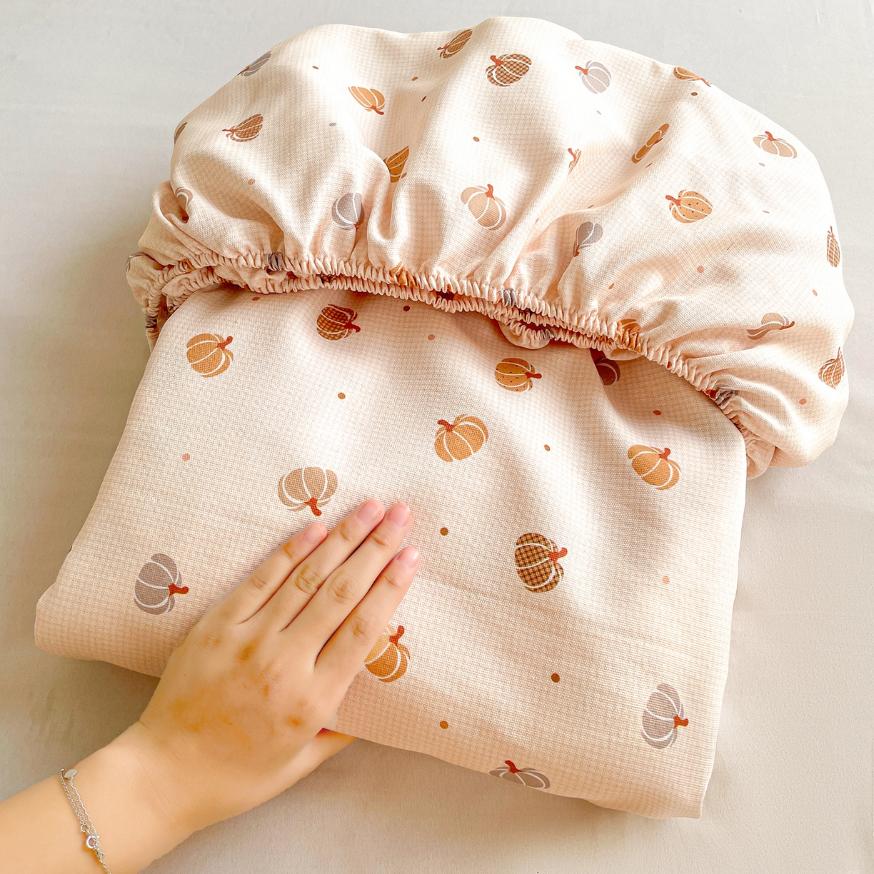 91家纺网 家纺一手货源 找家纺 纽缦家纺 2026新款舒适透气细沙卡通印花老粗布床笠 南瓜集市-桔