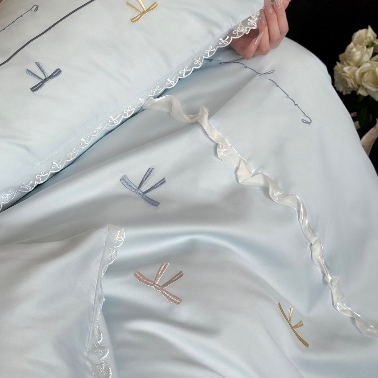 91家纺网 家纺一手货源 找家纺 佳汐蓝家纺 2026春夏新款全棉纯棉刺绣四件套-半糖主义 半糖主义-蓝色