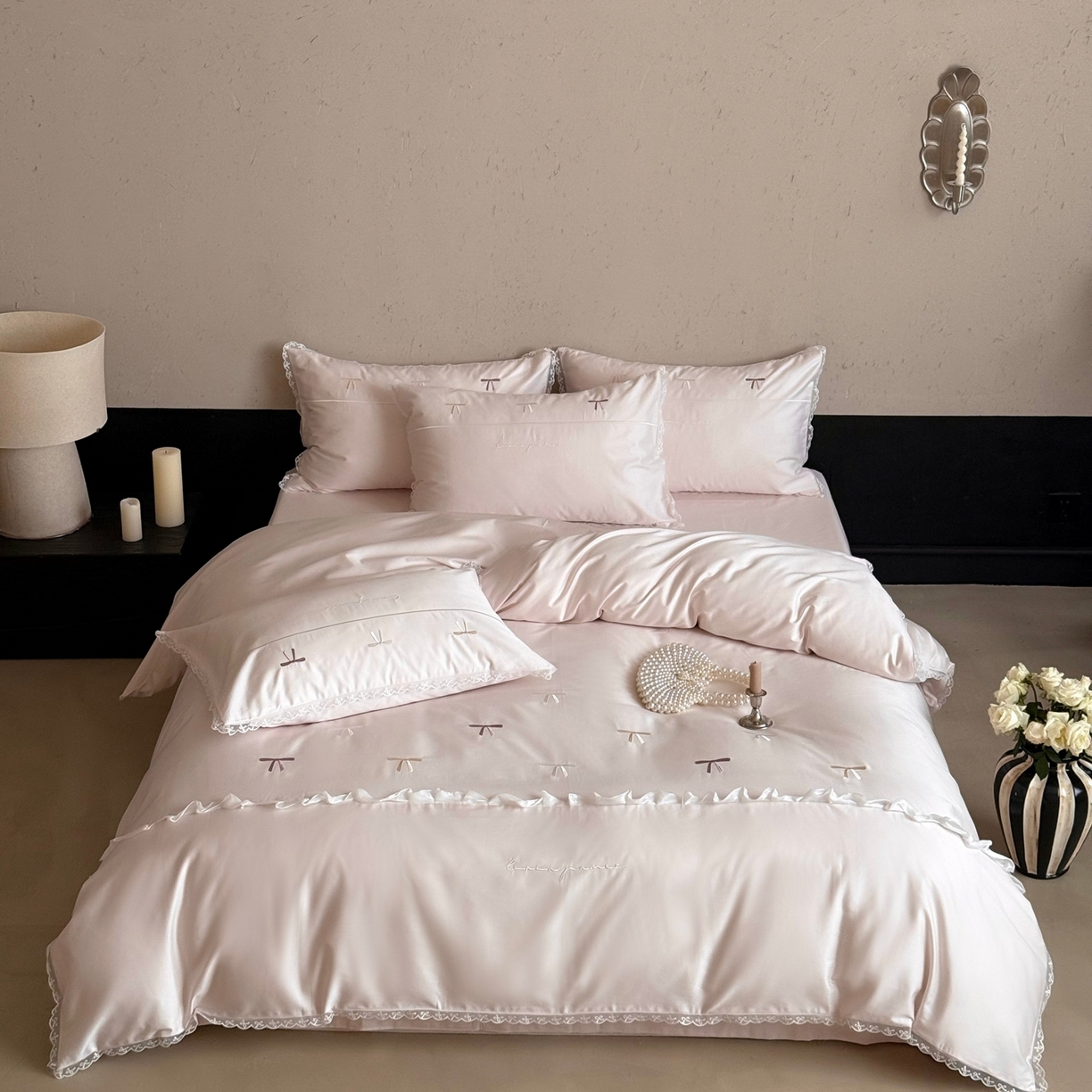 91家纺网 家纺一手货源 找家纺 佳汐蓝家纺 2026春夏新款全棉纯棉刺绣四件套-半糖主义 半糖主义-粉色