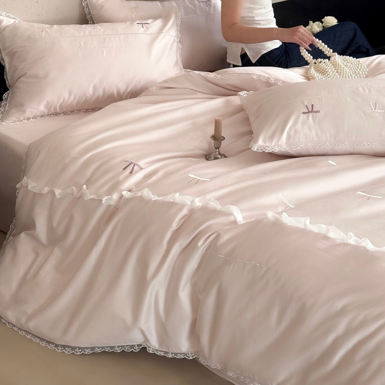 91家纺网 家纺一手货源 找家纺 佳汐蓝家纺 2026春夏新款全棉纯棉刺绣四件套-半糖主义 半糖主义-粉色