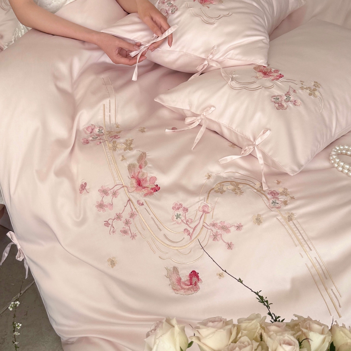 91家纺网 家纺一手货源 找家纺 佳汐蓝家纺 2026春夏新款长绒棉纯棉刺绣四件套-如意锦鲤 如意锦鲤-粉