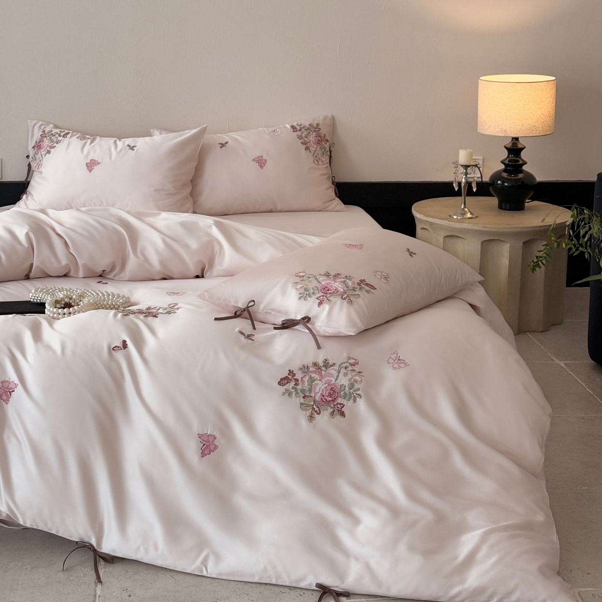 91家纺网 家纺一手货源 找家纺 佳汐蓝家纺 2026春夏新款长绒棉纯棉刺绣四件套-时光织锦 时光织锦-微醺粉