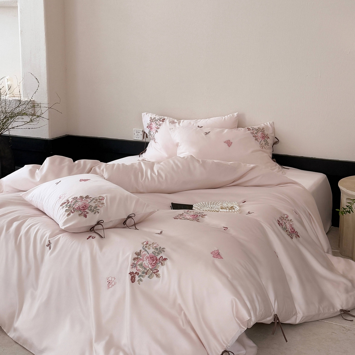 91家纺网 家纺一手货源 找家纺 佳汐蓝家纺 2026春夏新款长绒棉纯棉刺绣四件套-时光织锦 时光织锦-微醺粉