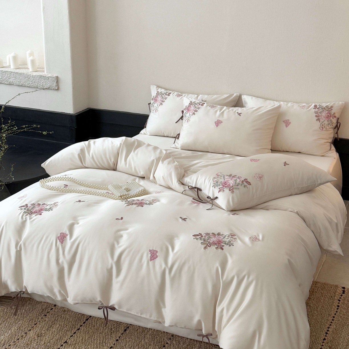 91家纺网 家纺一手货源 找家纺 佳汐蓝家纺 2026春夏新款长绒棉纯棉刺绣四件套-时光织锦 时光织锦-富士白