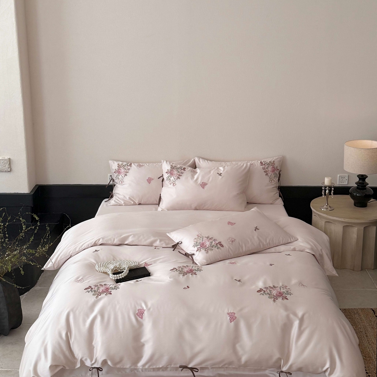 91家纺网 家纺一手货源 找家纺 佳汐蓝家纺 2026春夏新款长绒棉纯棉刺绣四件套-时光织锦 时光织锦-微醺粉