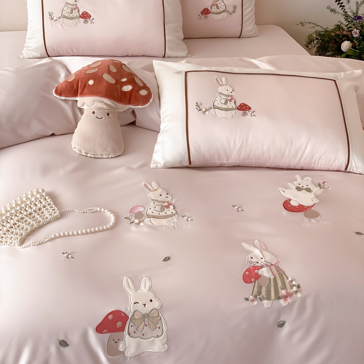 91家纺网 家纺一手货源 找家纺 （总）佳汐蓝家纺 2026春夏新款长绒棉纯棉贴布绣四件套-蘑菇小兔