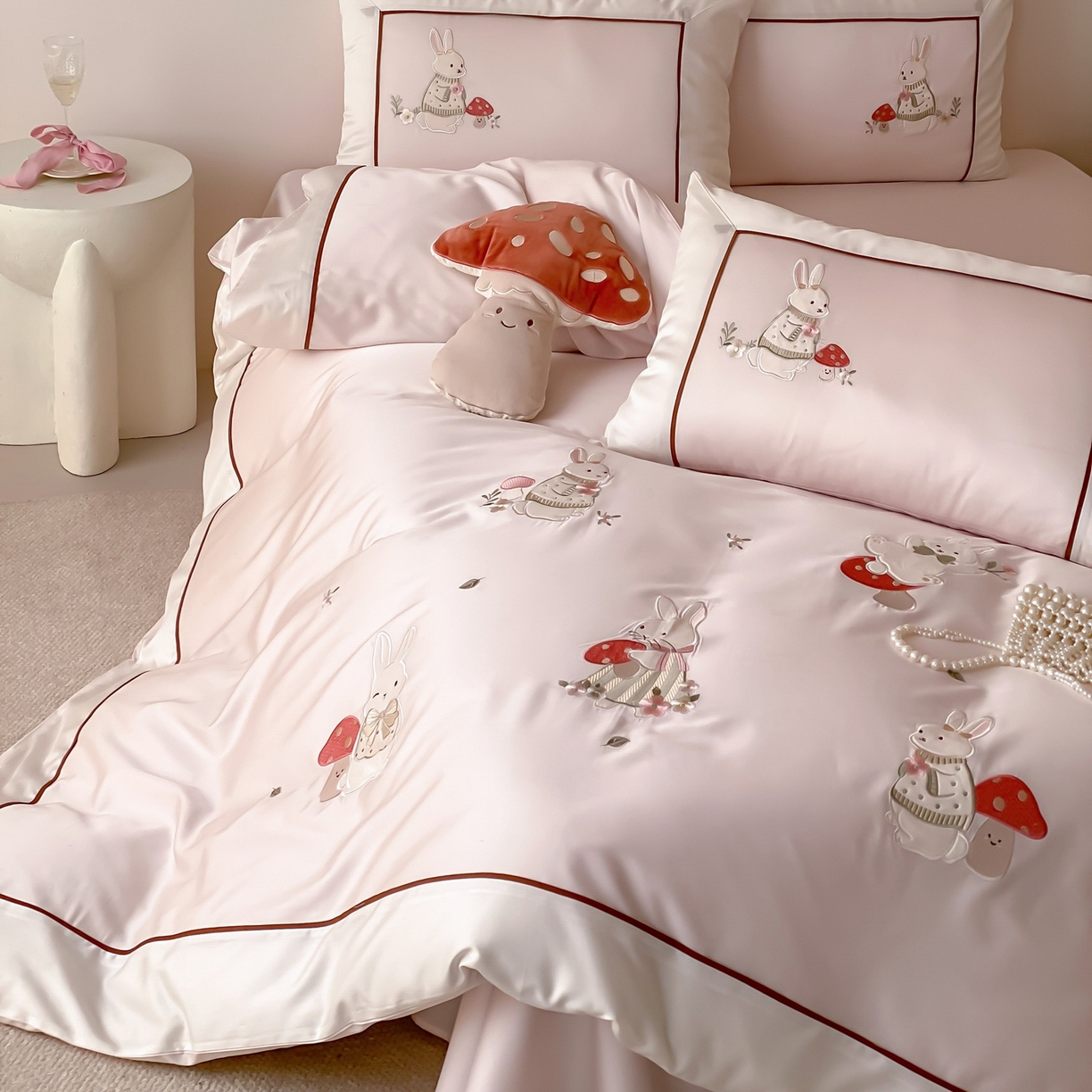 91家纺网 家纺一手货源 找家纺 （总）佳汐蓝家纺 2026春夏新款长绒棉纯棉贴布绣四件套-蘑菇小兔