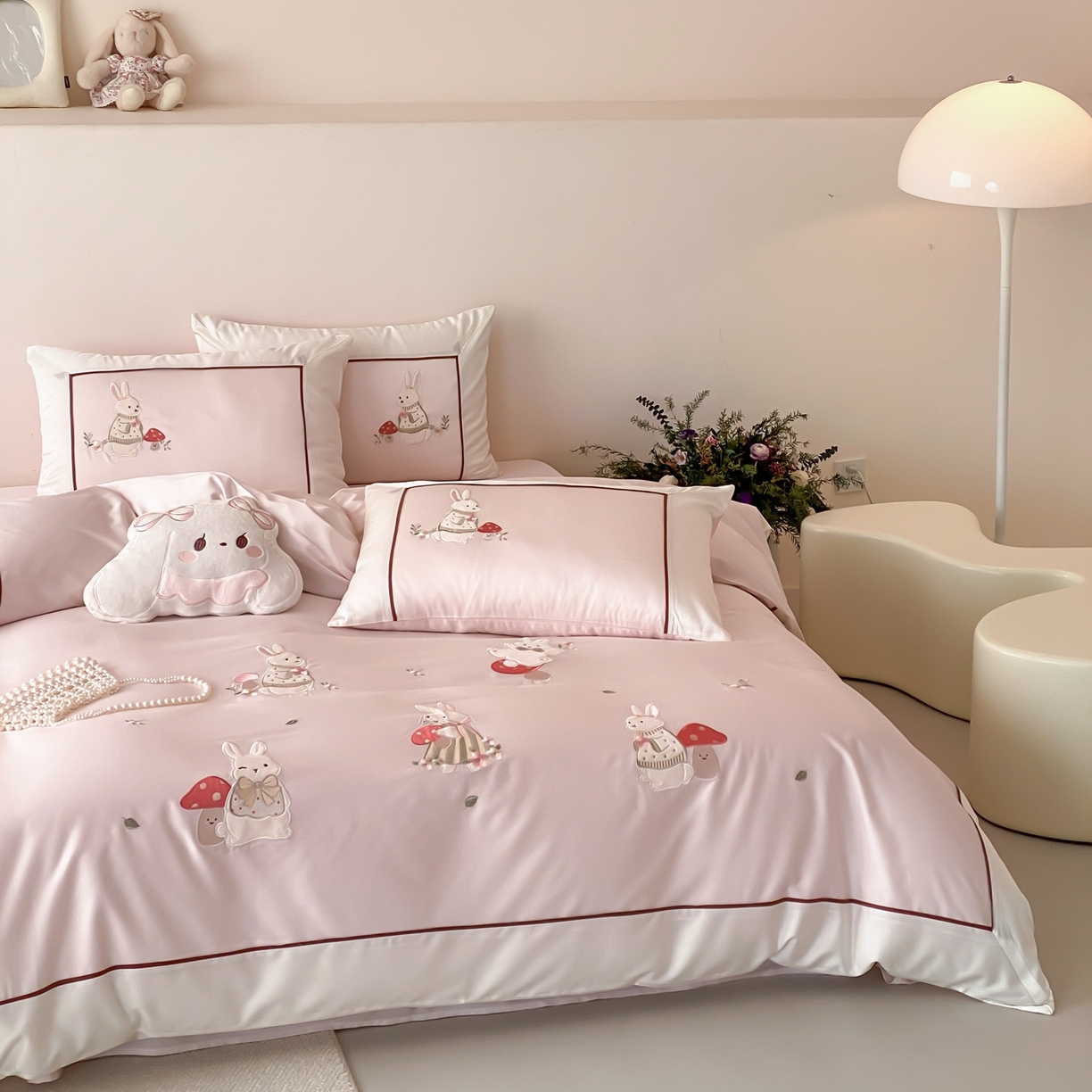 91家纺网 家纺一手货源 找家纺 （总）佳汐蓝家纺 2026春夏新款长绒棉纯棉贴布绣四件套-蘑菇小兔