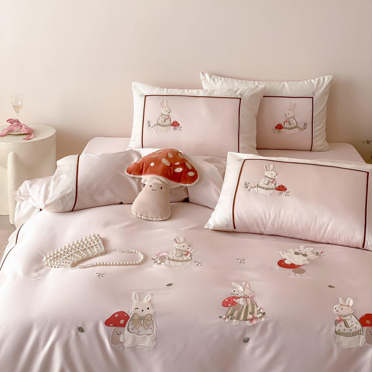 91家纺网 家纺一手货源 找家纺 （总）佳汐蓝家纺 2026春夏新款长绒棉纯棉贴布绣四件套-蘑菇小兔