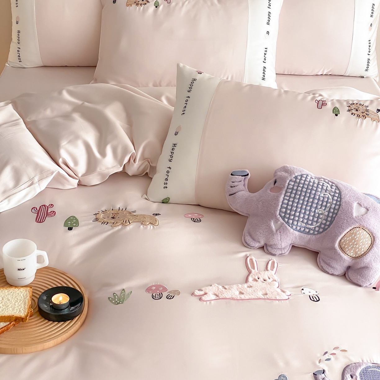 91家纺网 家纺一手货源 找家纺 （总）佳汐蓝家纺 2026春夏新款长绒棉纯棉贴布刺绣四件套-暖暖森林屋