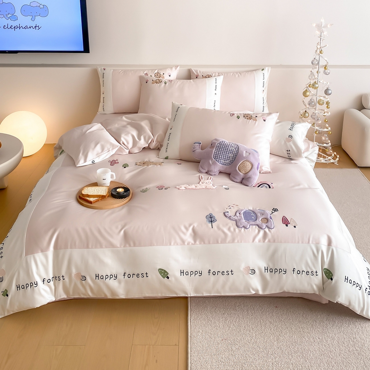 91家纺网 家纺一手货源 找家纺 佳汐蓝家纺 2026春夏新款长绒棉纯棉贴布刺绣四件套-暖暖森林屋 暖暖森林屋-粉