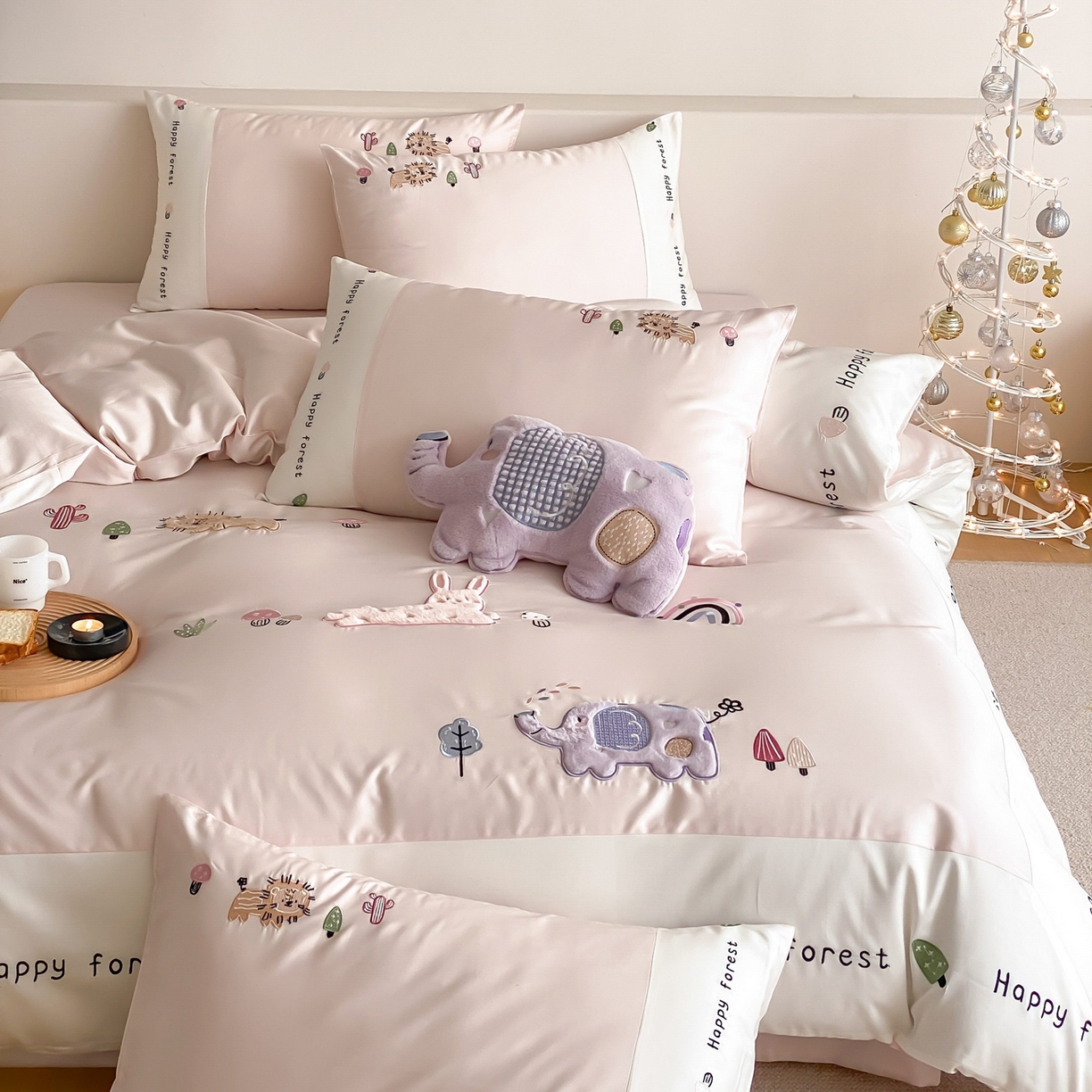 91家纺网 家纺一手货源 找家纺 （总）佳汐蓝家纺 2026春夏新款长绒棉纯棉贴布刺绣四件套-暖暖森林屋