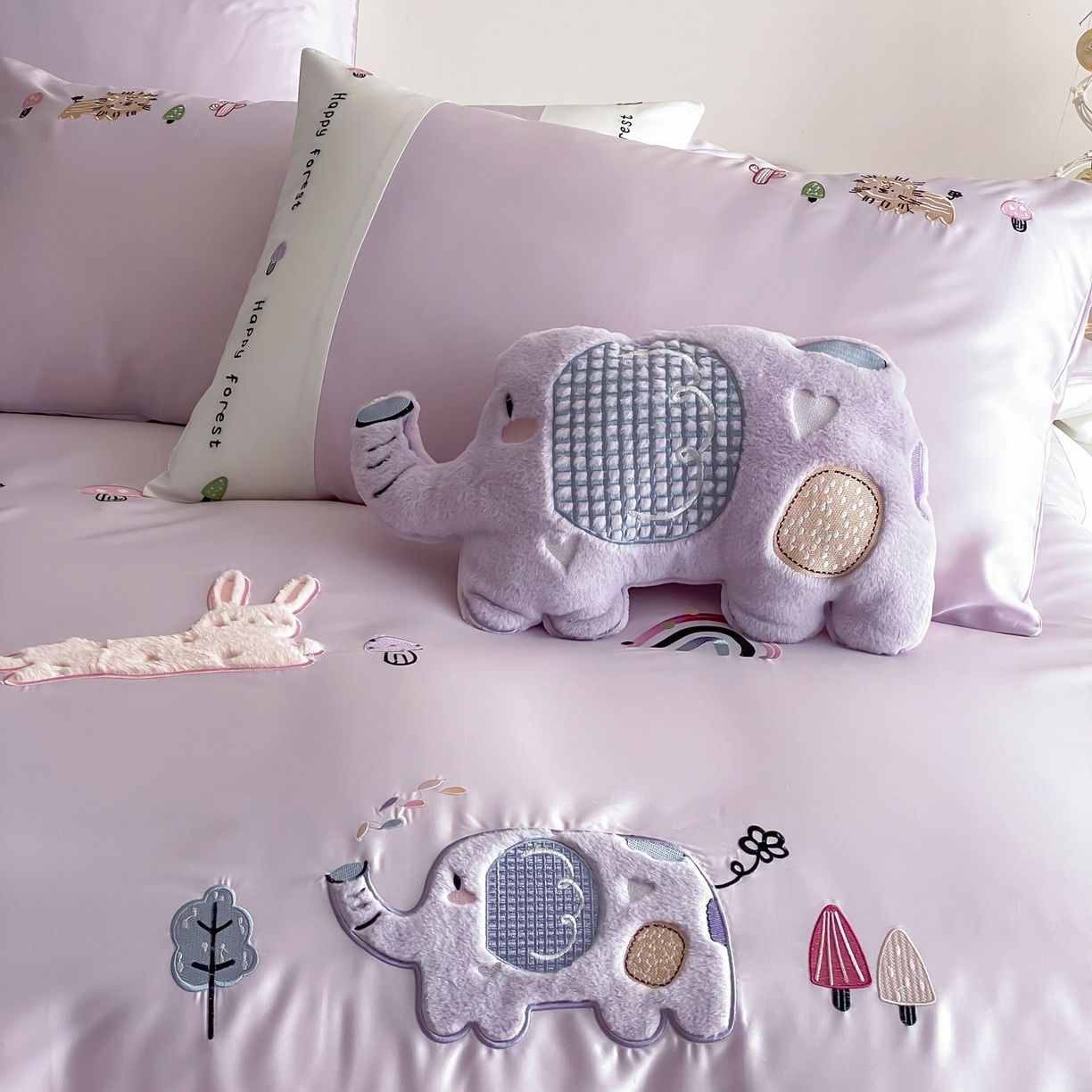 91家纺网 家纺一手货源 找家纺 佳汐蓝家纺 2026春夏新款长绒棉纯棉贴布刺绣四件套-暖暖森林屋 暖暖森林屋-紫