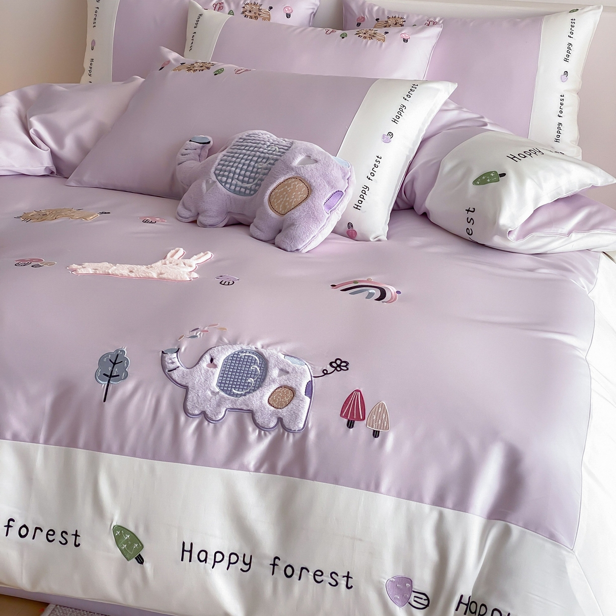 91家纺网 家纺一手货源 找家纺 佳汐蓝家纺 2026春夏新款长绒棉纯棉贴布刺绣四件套-暖暖森林屋 暖暖森林屋-紫