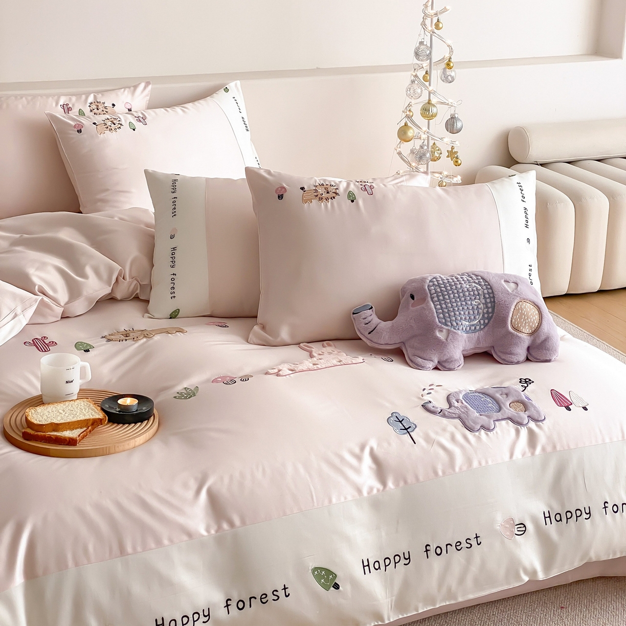 91家纺网 家纺一手货源 找家纺 （总）佳汐蓝家纺 2026春夏新款长绒棉纯棉贴布刺绣四件套-暖暖森林屋