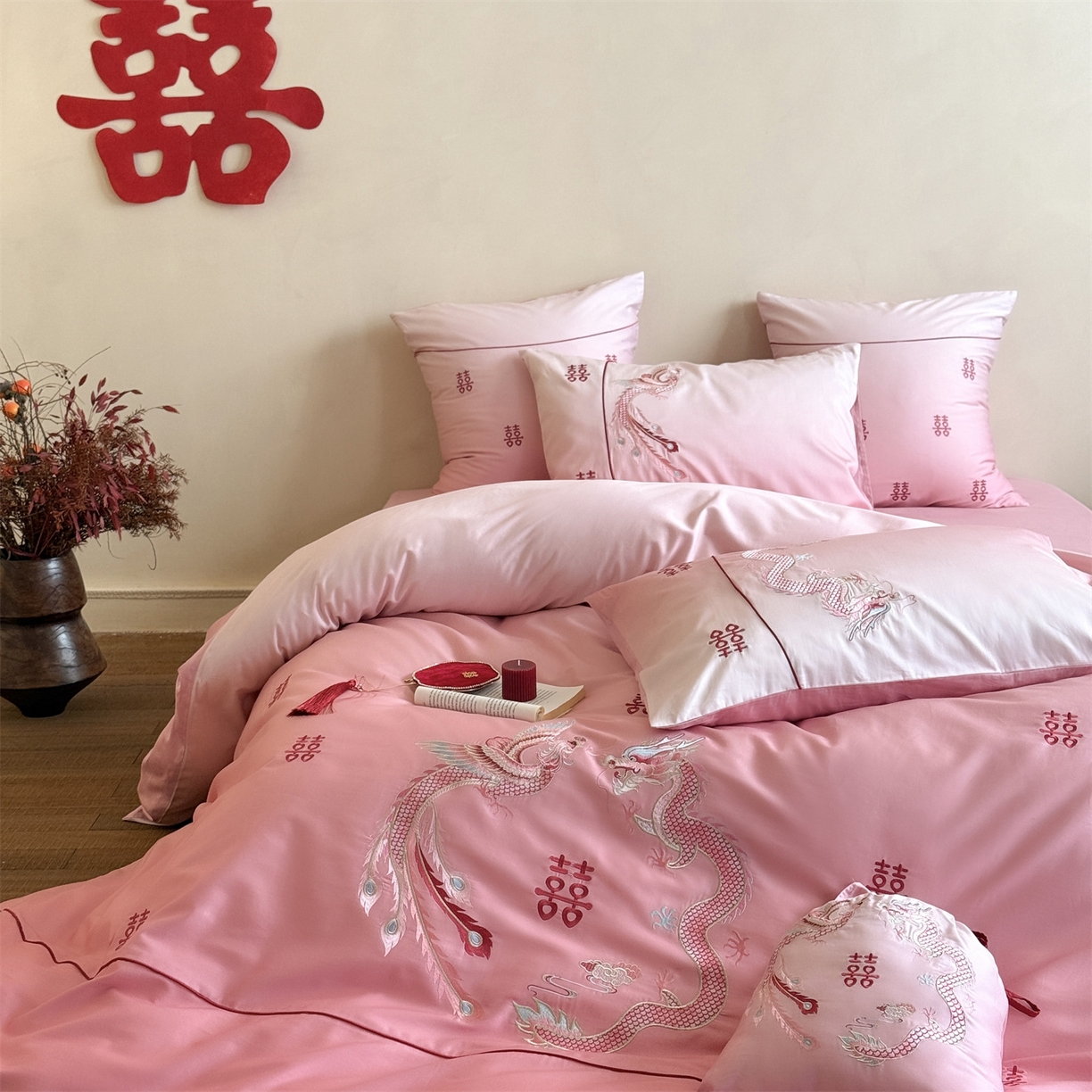 91家纺网 家纺一手货源 找家纺 江涞 2026新款100长绒棉数码印花刺绣四件套-承欢 承欢-粉
